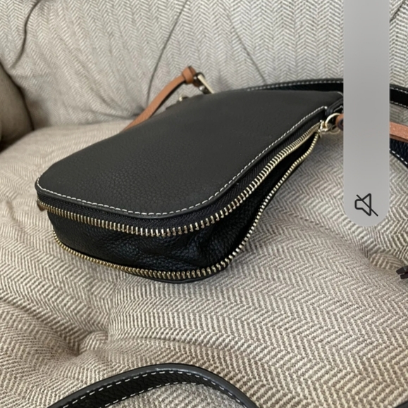 Vince Camuto Corin Phone Case & Crossbody Black Leather with Brown Tassle Pulls - Picture 8 of 11